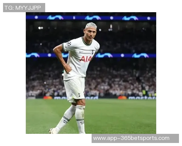 理查利森成为第五位在英超出场250次的巴西球员荣耀时刻 理查利森成为第五位在英超出场250次的巴西球员荣耀时刻