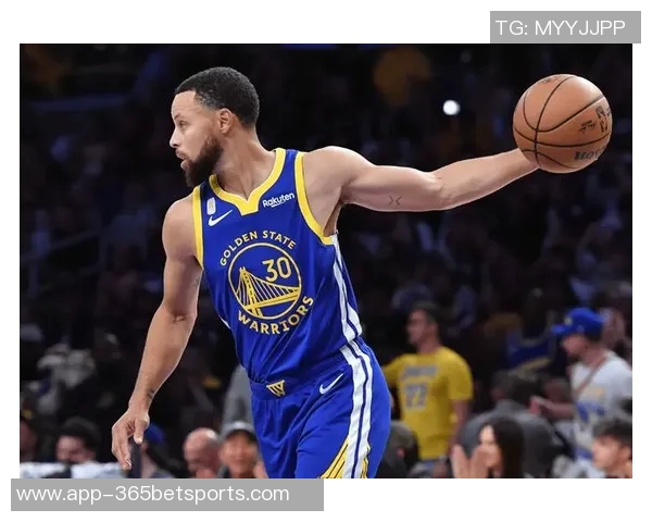 库里称赞库明加勇挑东契奇防守重任表现出色令人印象深刻