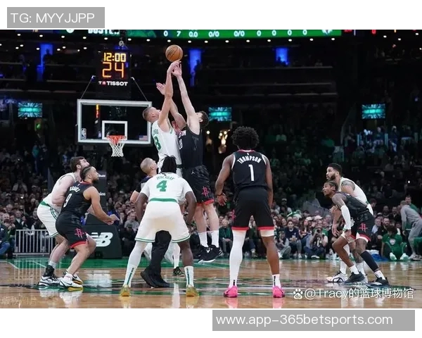 杰伦布朗半场火力全开15投10中狂砍24分3篮板3助攻展现超强实力