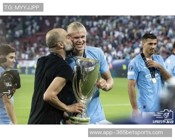 瓜帅赛后与摄影师发生争执对拍摄内容表示不满引发关注 瓜帅赛后与摄影师发生争执对拍摄内容表示不满引发关注