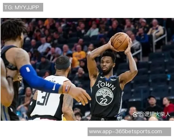 勇士与篮网探讨克拉克斯顿与库明加的单换交易可能性 勇士与篮网探讨克拉克斯顿与库明加的单换交易可能性