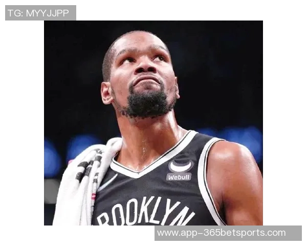 杜兰特坦言进攻表现不佳但坚信球队正在不断提升实力 杜兰特坦言进攻表现不佳但坚信球队正在不断提升实力