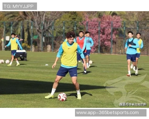 三镇新任主帅莫拉强调将根据球员特点制定战术追求进攻风格不变